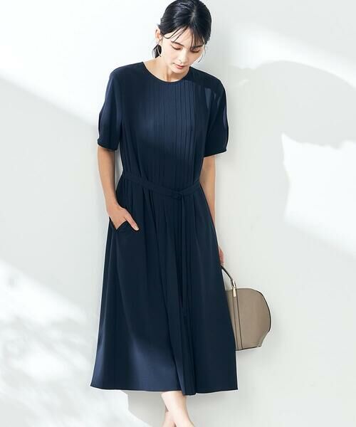 a.v.v / アー・ヴェ・ヴェ ロング・マキシ丈ワンピース | 【洗える/ストレッチ】ベルト付フロントプリーツワンピース(ネイビー)