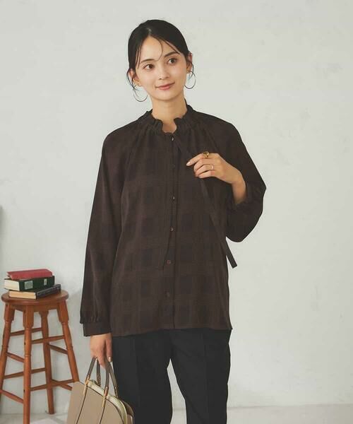 a.v.v / アー・ヴェ・ヴェ シャツ・ブラウス | フリルネックボウタイブラウス | 詳細2