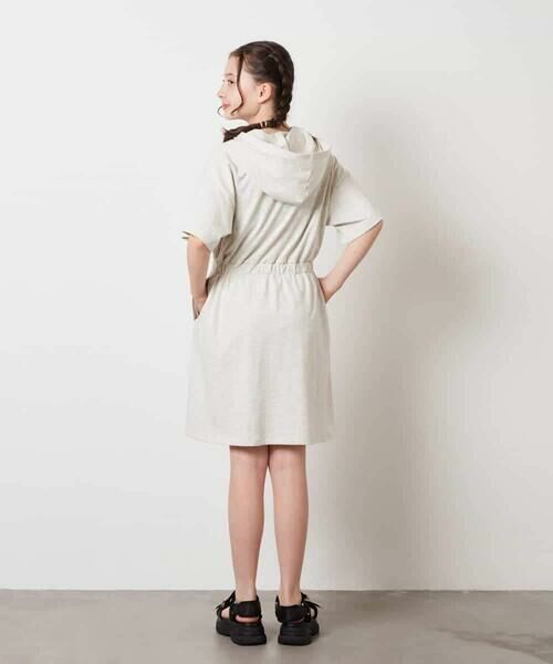 a.v.v / アー・ヴェ・ヴェ ロング・マキシ丈ワンピース | 【接触冷感/ジメジメ対策/毛玉になりにくい】[160]ハーフジップフーディワンピース | 詳細18
