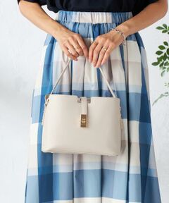 a.v.v / アー・ヴェ・ヴェ トートバッグ | ビットハンドバッグ