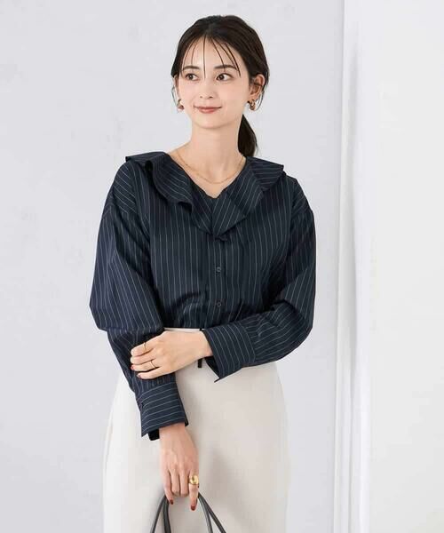 a.v.v / アー・ヴェ・ヴェ シャツ・ブラウス | ラッフルフリルストライプブラウス | 詳細1