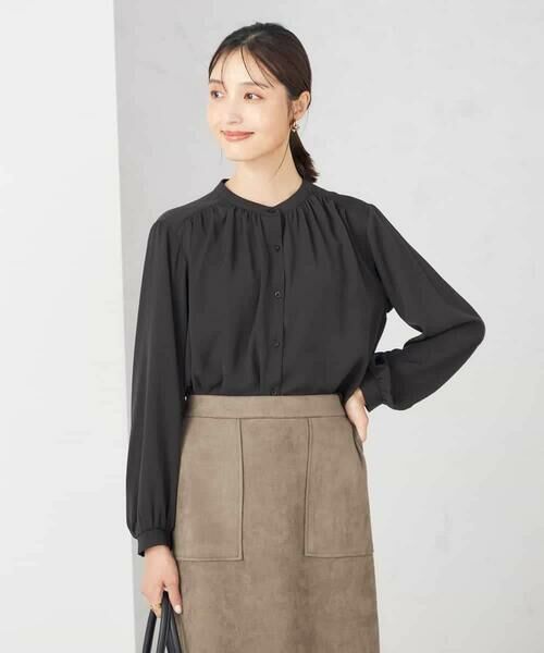 a.v.v / アー・ヴェ・ヴェ シャツ・ブラウス | 【洗える/セットアップ可】バンドカラーブラウス(ブラキッシュブラウン)