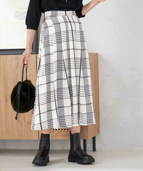 a.v.v / アー・ヴェ・ヴェ ロング・マキシ丈スカート | 【マシンウォッシャブル】タックフレアサテンスカート | 詳細1