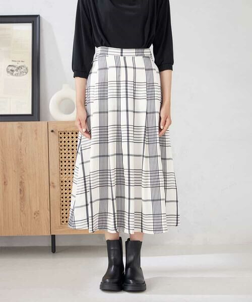 a.v.v / アー・ヴェ・ヴェ ロング・マキシ丈スカート | 【マシンウォッシャブル】タックフレアサテンスカート | 詳細14