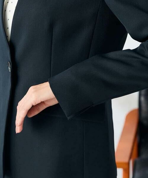 a.v.v / アー・ヴェ・ヴェ ノーカラージャケット | 【洗える/イージーケア/ストレッチ】パウダーツイルVネックジャケット | 詳細4