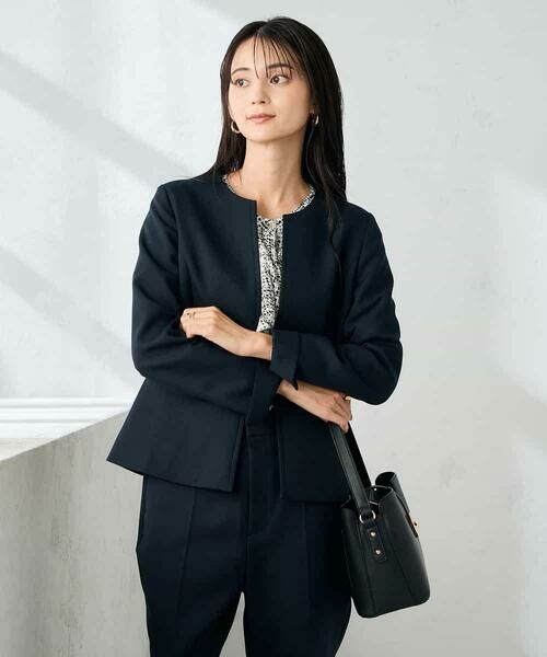 a.v.v / アー・ヴェ・ヴェ ノーカラージャケット | 【洗える/イージーケア/ストレッチ】パウダーツイルキーネックジャケット | 詳細2