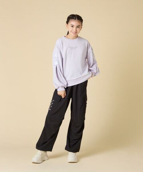 a.v.v / アー・ヴェ・ヴェ カットソー | [120-160]【人気NO.1トップス！/袖レースアップ/プチロゴ/通学にもオススメ】レースアップスリーブトレーナー | 詳細18