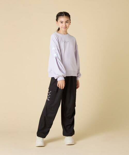 a.v.v / アー・ヴェ・ヴェ カットソー | [120-160]【人気NO.1トップス！/袖レースアップ/プチロゴ/通学にもオススメ】レースアップスリーブトレーナー | 詳細21