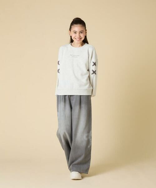 a.v.v / アー・ヴェ・ヴェ カットソー | [120-160]【人気NO.1トップス！/袖レースアップ/プチロゴ/通学にもオススメ】レースアップスリーブトレーナー | 詳細25