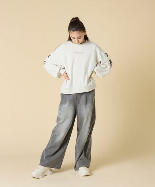 a.v.v / アー・ヴェ・ヴェ カットソー | [120-160]【人気NO.1トップス！/袖レースアップ/プチロゴ/通学にもオススメ】レースアップスリーブトレーナー | 詳細28