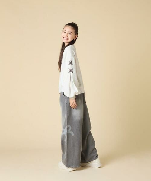 a.v.v / アー・ヴェ・ヴェ カットソー | [120-160]【人気NO.1トップス！/袖レースアップ/プチロゴ/通学にもオススメ】レースアップスリーブトレーナー | 詳細29