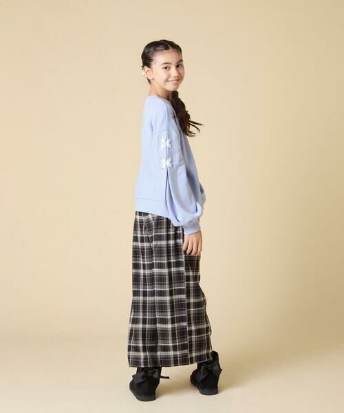 a.v.v / アー・ヴェ・ヴェ カットソー | [120-160]【人気NO.1トップス！/袖レースアップ/プチロゴ/通学にもオススメ】レースアップスリーブトレーナー | 詳細7