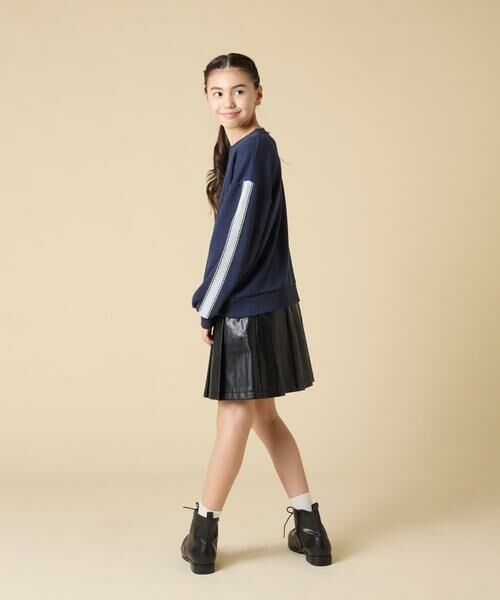 a.v.v / アー・ヴェ・ヴェ カットソー | [130-160]【袖デザイン/プリントロゴ＋パール調デザイン/通学にもオススメ】レーステープ裏毛トレーナー | 詳細19