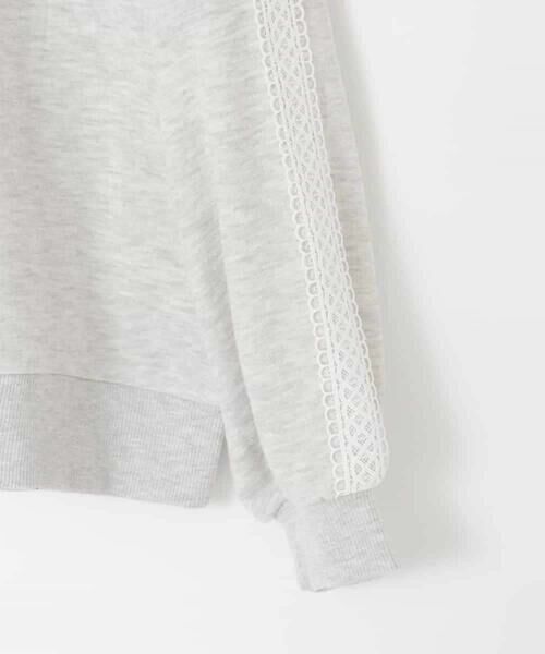 a.v.v / アー・ヴェ・ヴェ カットソー | [130-160]【袖デザイン/プリントロゴ＋パール調デザイン/通学にもオススメ】レーステープ裏毛トレーナー | 詳細23