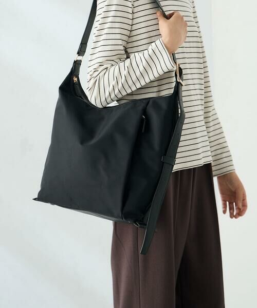 a.v.v / アー・ヴェ・ヴェ ショルダーバッグ | ナイロンショルダー（ブラック）