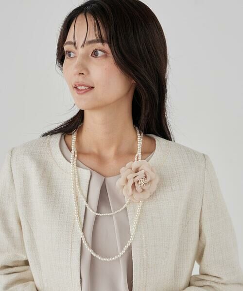 a.v.v / アー・ヴェ・ヴェ ネックレス・ペンダント・チョーカー | コサージュ付き二連ネックレス（ベージュ）