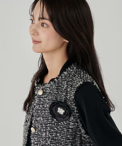 a.v.v / アー・ヴェ・ヴェ ブローチ・コサージュ | フラットローズコサージュ（ダークグレー）