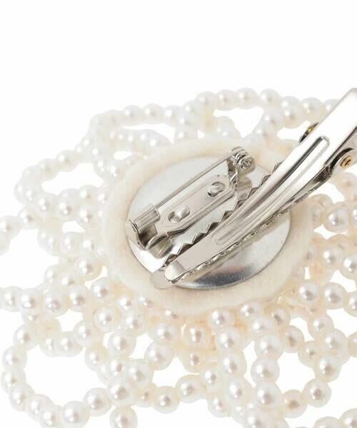 a.v.v / アー・ヴェ・ヴェ ブローチ・コサージュ | パール調フラワーコサージュ | 詳細10