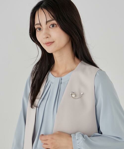 a.v.v / アー・ヴェ・ヴェ ブローチ・コサージュ | ニュアンスラインパールブローチ（シルバー）