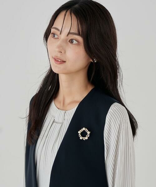 a.v.v / アー・ヴェ・ヴェ ブローチ・コサージュ | パール調サークルブローチ（ゴールド）