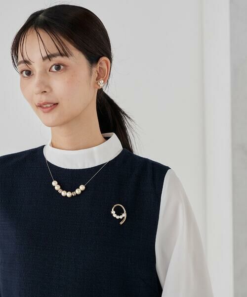 a.v.v / アー・ヴェ・ヴェ ブローチ・コサージュ | パールリングブローチ（ゴールド）