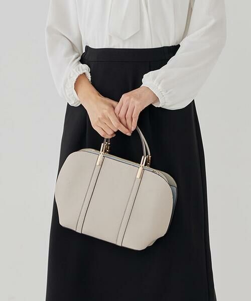 a.v.v / アー・ヴェ・ヴェ トートバッグ | カクシボ2WAYハーフムーンバッグ（ライトグレー）