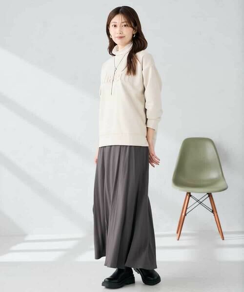 a.v.v / アー・ヴェ・ヴェ カットソー | エンボスロゴスウェードトップス | 詳細23