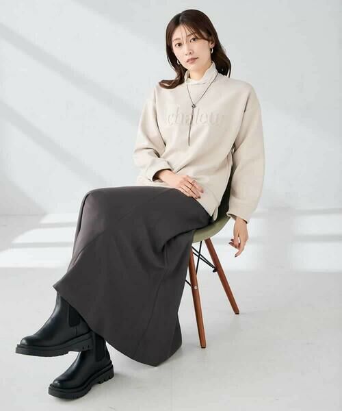 a.v.v / アー・ヴェ・ヴェ カットソー | エンボスロゴスウェードトップス | 詳細25