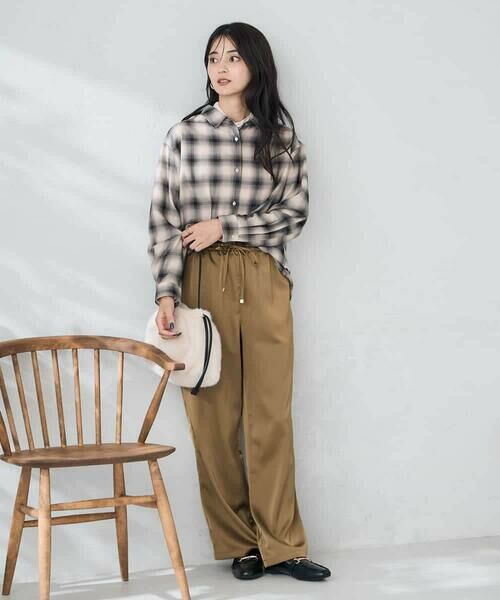 a.v.v / アー・ヴェ・ヴェ チノ・ワークパンツ | サテンワイドパンツ | 詳細11