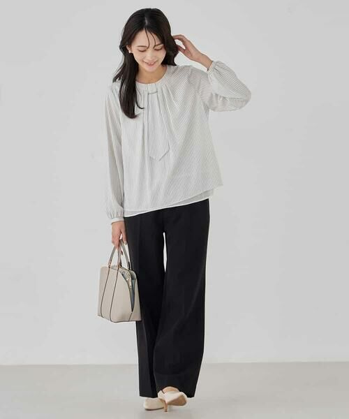 a.v.v / アー・ヴェ・ヴェ シャツ・ブラウス | 【洗える/ストレッチ】ボウタイメタルチャームブラウス | 詳細18