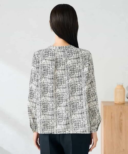 a.v.v / アー・ヴェ・ヴェ シャツ・ブラウス | 【洗える】プリントケープ風ブラウス | 詳細10