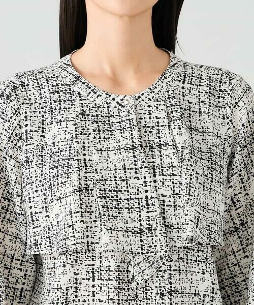 a.v.v / アー・ヴェ・ヴェ シャツ・ブラウス | 【洗える】プリントケープ風ブラウス | 詳細11