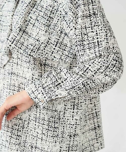 a.v.v / アー・ヴェ・ヴェ シャツ・ブラウス | 【洗える】プリントケープ風ブラウス | 詳細12