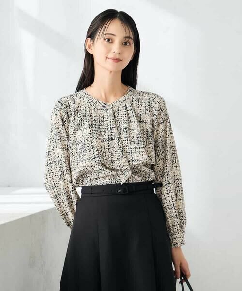 a.v.v / アー・ヴェ・ヴェ シャツ・ブラウス | 【洗える】プリントケープ風ブラウス | 詳細16