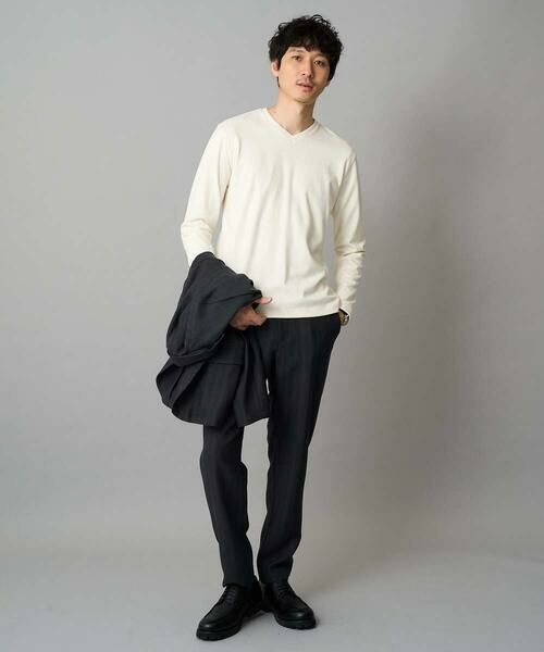 a.v.v / アー・ヴェ・ヴェ カットソー | 【イージーケア/洗濯機で洗える】アゼダブルフェイスVネックＴシャツ　通勤/ビジネス/ジャケット〈ON/OFF SERIES〉 | 詳細4