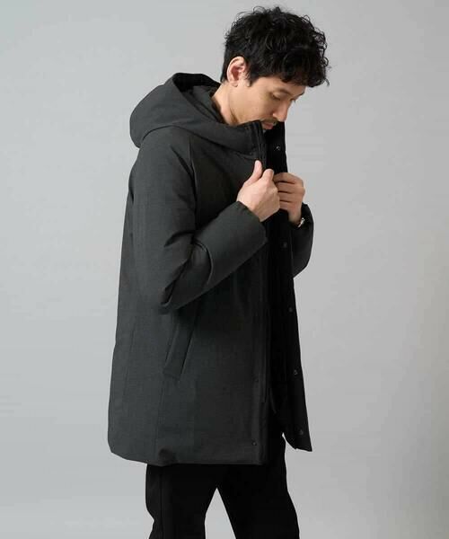 a.v.v/アー・ヴェ・ヴェ 【雑誌MonoMax12月号掲載】ラミネートダウンフードコート【軽量/撥水】 ダークグレー M