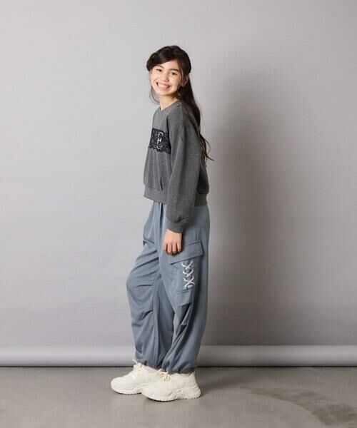 a.v.v / アー・ヴェ・ヴェ カットソー | [130-160]【裏起毛/クロップド丈/リメイク風】レースロゴクロップドトレーナー | 詳細16