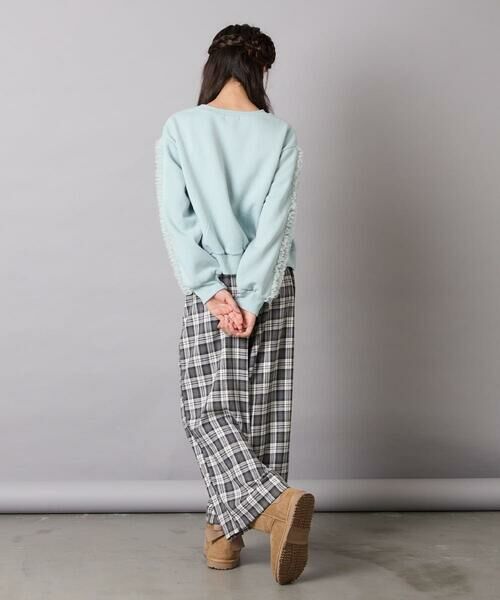 a.v.v / アー・ヴェ・ヴェ カットソー | [100-160]【WEB限定商品/裏起毛/チュールフリル/ワンポイント刺繍/クロップド丈】チュールスリーブクロップドトレーナー | 詳細20