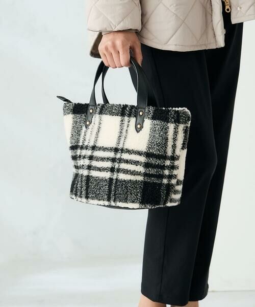 a.v.v / アー・ヴェ・ヴェ トートバッグ | 【雑誌InRed(宝島社)1月・2月合併号掲載】ボアミニトート | 詳細9