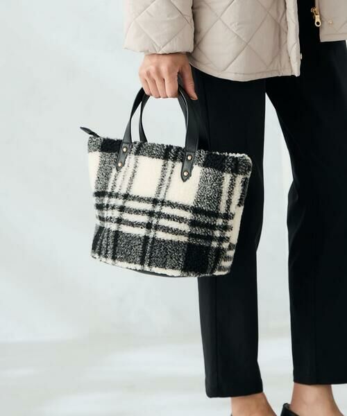 a.v.v / アー・ヴェ・ヴェ トートバッグ | 【雑誌InRed(宝島社)1月・2月合併号掲載】ボアミニトート（ブラック）