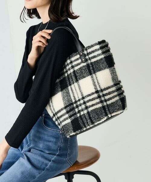 a.v.v / アー・ヴェ・ヴェ トートバッグ | ボアトート（ブラック）