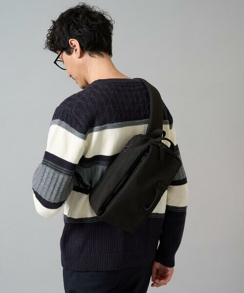 a.v.v / アー・ヴェ・ヴェ メッセンジャーバッグ・ウエストポーチ | 【撥水】ボディバッグ | 詳細1