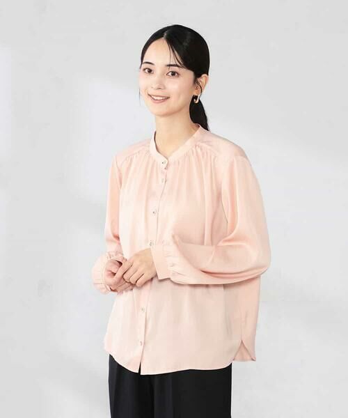a.v.v / アー・ヴェ・ヴェ シャツ・ブラウス | 【洗える】サテンギャザーブラウス | 詳細1