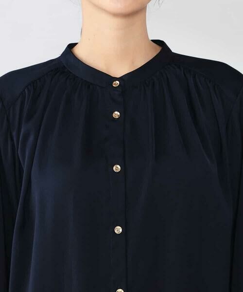 a.v.v / アー・ヴェ・ヴェ シャツ・ブラウス | 【洗える】サテンギャザーブラウス | 詳細15