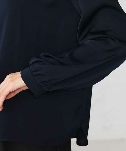 a.v.v / アー・ヴェ・ヴェ シャツ・ブラウス | 【洗える】サテンギャザーブラウス | 詳細17