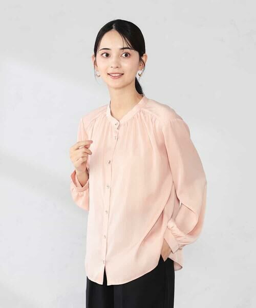 a.v.v / アー・ヴェ・ヴェ シャツ・ブラウス | 【洗える】サテンギャザーブラウス | 詳細2