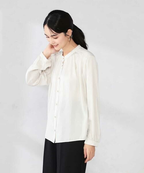 a.v.v / アー・ヴェ・ヴェ シャツ・ブラウス | 【洗える】サテンギャザーブラウス | 詳細7