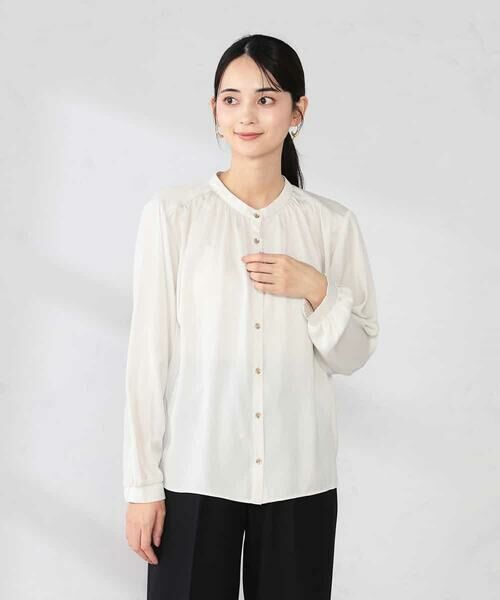 a.v.v / アー・ヴェ・ヴェ シャツ・ブラウス | 【洗える】サテンギャザーブラウス（ホワイト）