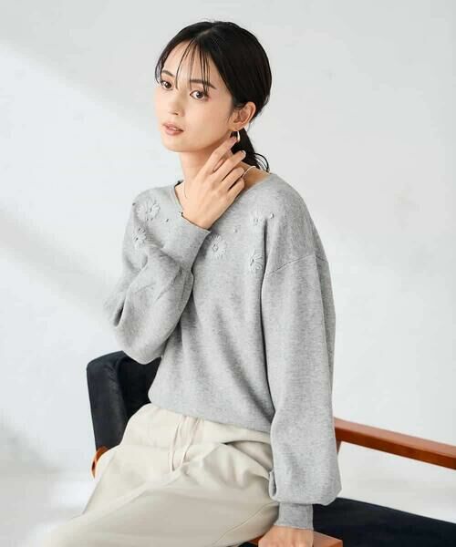 a.v.v / アー・ヴェ・ヴェ ニット・セーター | フラワー刺繍ニットプルオーバー | 詳細12