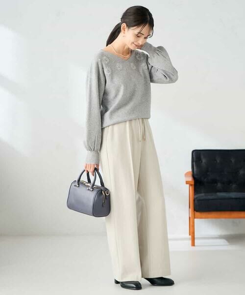 a.v.v / アー・ヴェ・ヴェ ニット・セーター | フラワー刺繍ニットプルオーバー | 詳細17